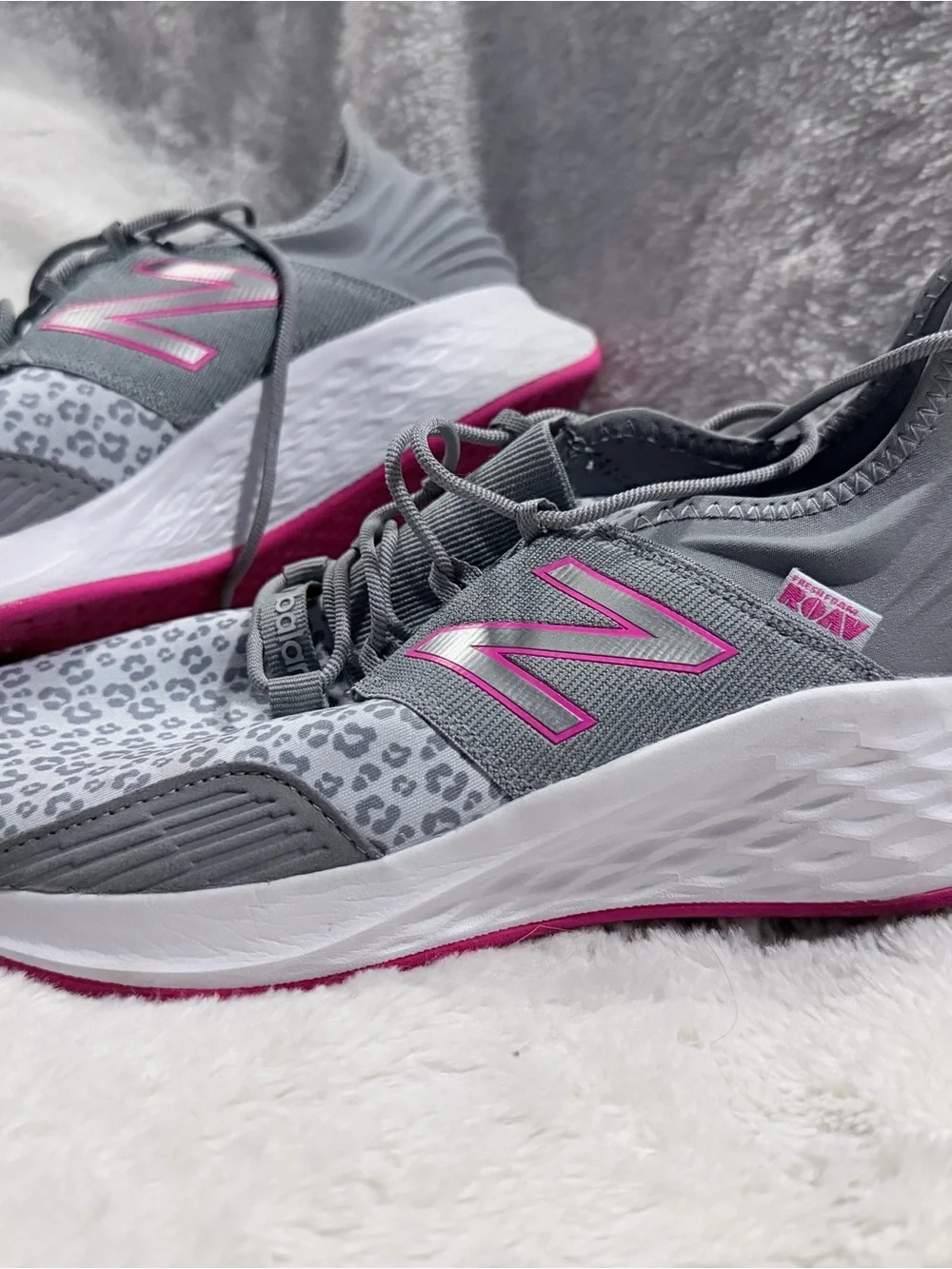 New Balance Fresh Foam Roav Big Kid Moon Dust Pink Leopard (women size 7.5)